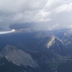 Flugwegposition um 14:43:04: Aufgenommen in der Nähe von Gemeinde Leutasch, Österreich in 2864 Meter